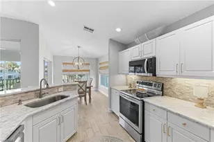 832 Carrick Bend Cir, Naples, FL 34110 - Photo 10