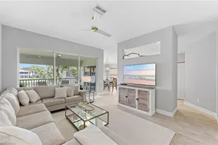832 Carrick Bend Cir, Naples, FL 34110 - Photo 8