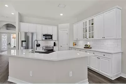 6062 Divot Ct, Naples, FL 34113 - Photo 10