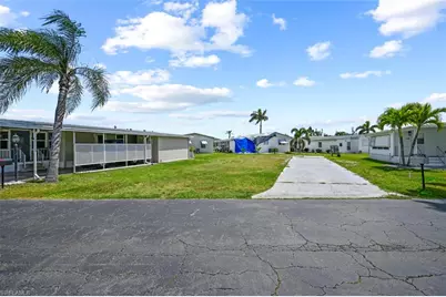 339 Mattie Ave, Fort Myers, FL 33908 - Photo 6