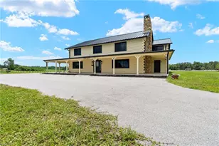 3040 Trail Dairy Cir, North Fort Myers, FL 33917 - Photo 2