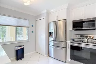 3685 Amberly Cir, Naples, FL 34112 - Photo 8