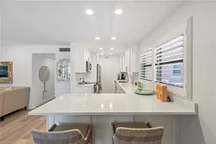 1910 Gulf Shore Blvd N, Naples, FL 34102 - Photo 4