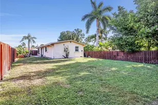 800 102nd Ave N, Naples, FL 34108 - Photo 28