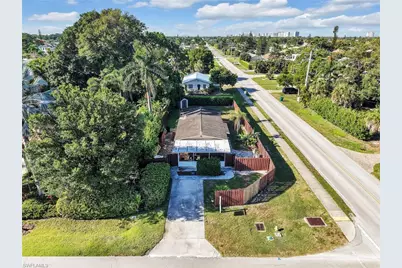 800 102nd Ave N, Naples, FL 34108 - Photo 4