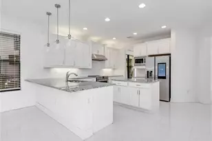10008 Chesapeake Bay Dr, Fort Myers, FL 33913 - Photo 12