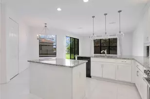 10008 Chesapeake Bay Dr, Fort Myers, FL 33913 - Photo 14