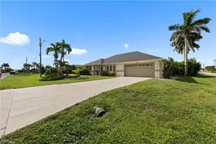 170 SW 52nd St, Cape Coral, FL 33914 - Photo 2