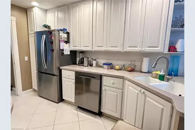 5601 Cove Cir, Naples, FL 34119 - Photo 18