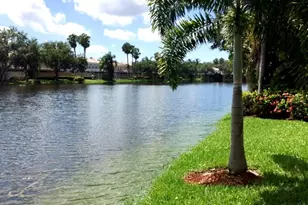 5601 Cove Cir, Naples, FL 34119 - Photo 12