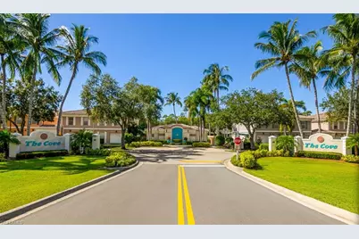 5601 Cove Cir, Naples, FL 34119 - Photo 4