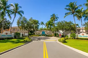 5601 Cove Cir, Naples, FL 34119 - Photo 4