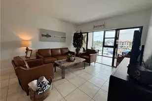 801 River Point Dr, Naples, FL 34102 - Photo 10