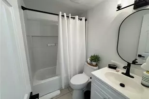 801 River Point Dr, Naples, FL 34102 - Photo 18