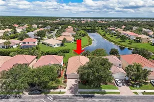 2010 Fairmont Ln, Naples, FL 34120 - Photo 2
