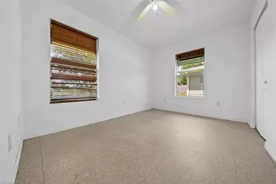 10274 Kingdom Ct, Naples, FL 34114 - Photo 12