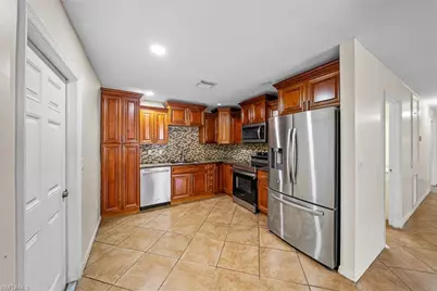 10274 Kingdom Ct, Naples, FL 34114 - Photo 6