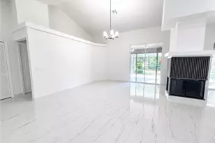 119 Plantation Cir, Naples, FL 34104 - Photo 2