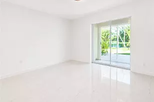 119 Plantation Cir, Naples, FL 34104 - Photo 8