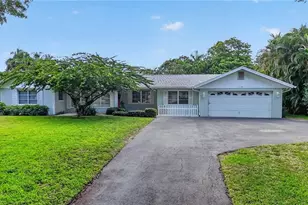 1608 Crayton Rd, Naples, FL 34102 - Photo 10