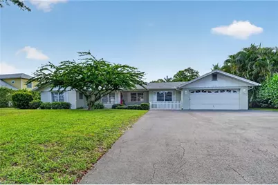 1608 Crayton Rd, Naples, FL 34102 - Photo 4
