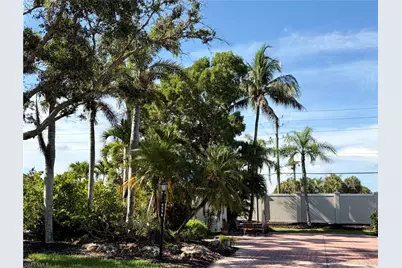4596 Southern Breeze Dr, Naples, FL 34114 - Photo 2