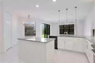 10008 Chesapeake Bay Dr, Fort Myers, FL 33913 - Photo 10