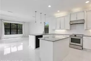10008 Chesapeake Bay Dr, Fort Myers, FL 33913 - Photo 8