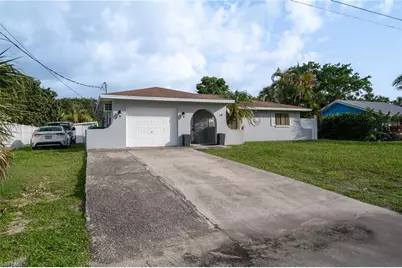 4636 25th Ave SW, Naples, FL 34116 - Photo 2