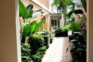 5601 Cove Cir, Naples, FL 34119 - Photo 10