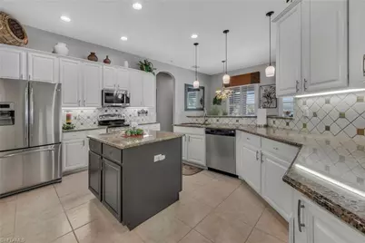 2111 Grove Dr, Naples, FL 34120 - Photo 6