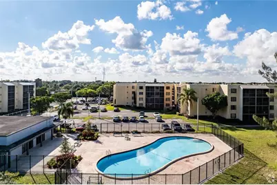 2831 Somerset Dr #B109, Lauderdale Lakes, FL 33341 - Photo 1