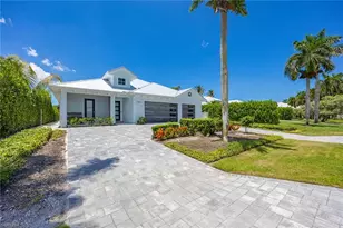1232 Royal Palm Dr, Naples, FL 34103 - Photo 2