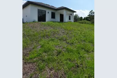 2512 40th St SW, Lehigh Acres, FL 33976 - Photo 8