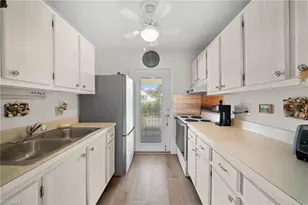 468 12th Ave S, Naples, FL 34102 - Photo 16