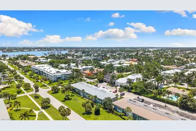 468 12th Ave S #468, Naples, FL 34102 - Photo 2