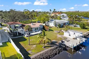 2295 Harbor Rd, Naples, FL 34104 - Photo 2