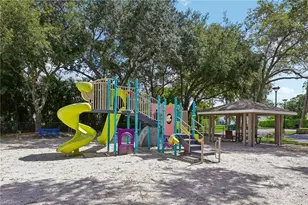349 Dover Pl, Naples, FL 34104 - Photo 42