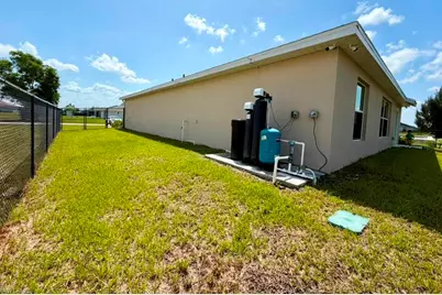 4104 NE 12th Ct, Cape Coral, FL 33909 - Photo 38