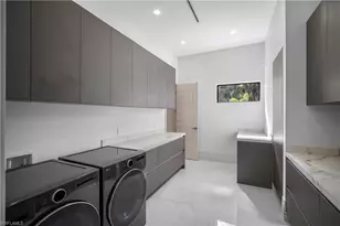 390 3rd St NW, Naples, FL 34120 - Photo 20