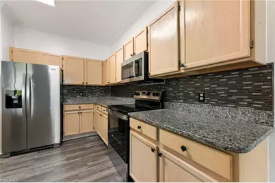 223 Stanhope Cir, Naples, FL 34104 - Photo 10
