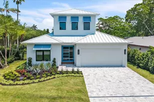 1009 29th Ave N, Naples, FL 34103 - Photo 1
