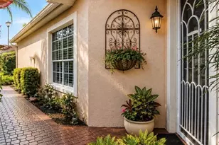 128 Livermore Ln, Naples, FL 34119 - Photo 2
