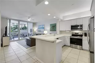 460 Launch Cir, Naples, FL 34108 - Photo 8