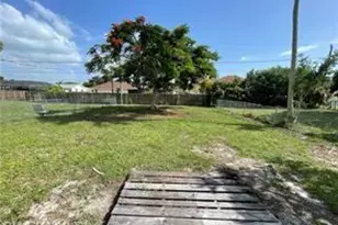 632 108th Ave N, Naples, FL 34108 - Photo 10