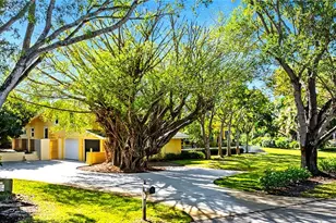 586 Yucca Rd, Naples, FL 34102 - Photo 26