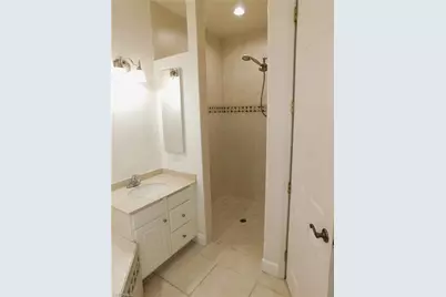 619 SE 7th St, Cape Coral, FL 33990 - Photo 8
