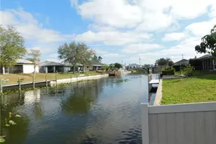 619 SE 7th St, Cape Coral, FL 33990 - Photo 2
