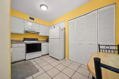 1001 Foxfire Ln #102, Naples, FL 34104 - Photo 8