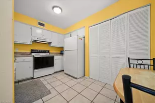 1001 Foxfire Ln, Naples, FL 34104 - Photo 8